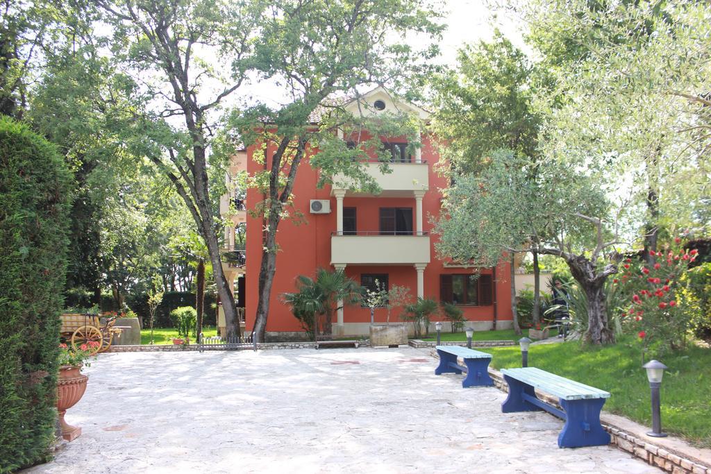 Aqua Family Apartments Karigador Buitenkant foto