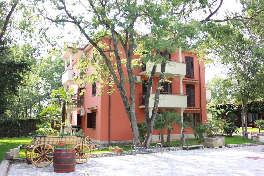 Aqua Family Apartments Karigador Buitenkant foto