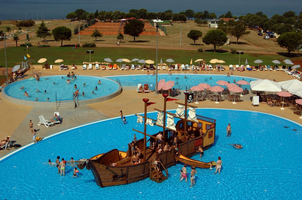 Aqua Family Apartments Karigador Buitenkant foto